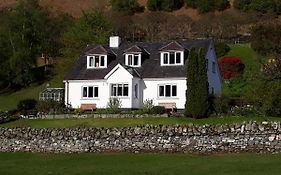 Clachan Farmhouse B & B